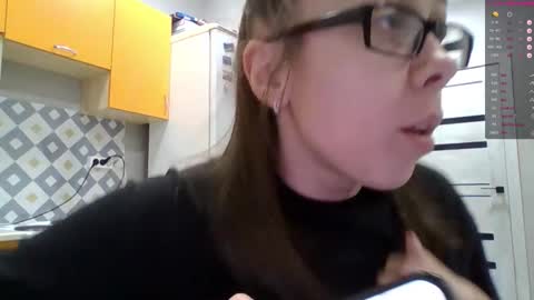Snapshot of miranda_wish chatting on 10/12/25, 12:59 MIRANDA online show from 10/12/25, 12:59