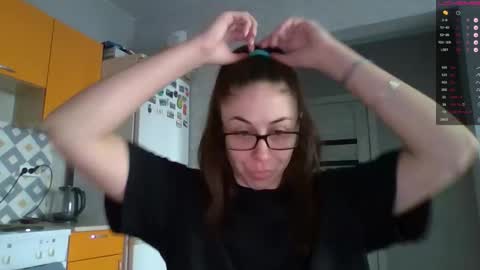 Snapshot of miranda_wish chatting on 10/15/25, 04:56 MIRANDA online show from 10/15/25, 04:56