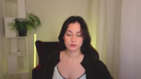 Snapshot of mirandabey chatting on 10/22/25, 05:19 Jasmine online show from 10/22/25, 05:19