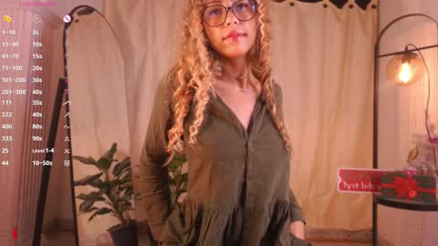 MIRANDA HERNANDEZ online show from 12/22/24, 03:55