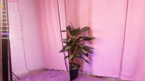 MIRANDA HERNANDEZ online show from 02/17/25, 08:09