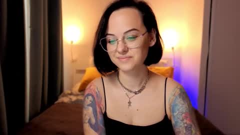 Snapshot of miraskyy chatting on 10/22/25, 02:50 MiraSkyy online show from 10/22/25, 02:50