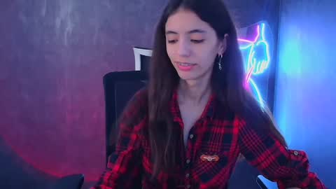 Snapshot of miri_miss chatting on 02/02/25, 10:24 Miri online show from 02/02/25, 10:24