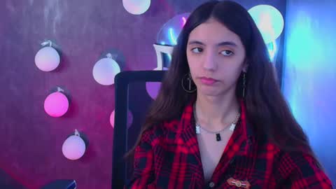 Snapshot of miri_miss chatting on 03/08/25, 10:32 Miri online show from 03/08/25, 10:32