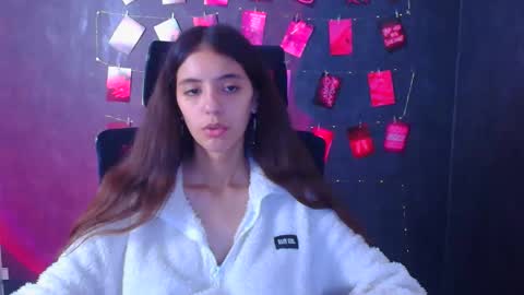 Snapshot of miri_miss chatting on 10/25/25, 12:23 Miri online show from 10/25/25, 12:23