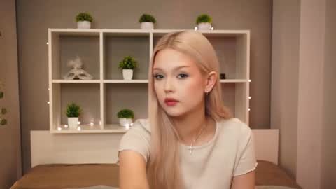 Snapshot of mirianscorgie chatting on 10/29/25, 08:21 Elsa online show from 10/29/25, 08:21