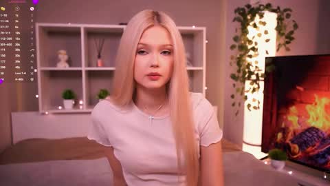 Snapshot of mirianscorgie chatting on 11/03/25, 09:05 Elsa online show from 11/03/25, 09:05