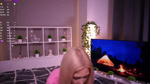 Snapshot of mirianscorgie chatting on 11/21/25, 09:13 Elsa online show from 11/21/25, 09:13