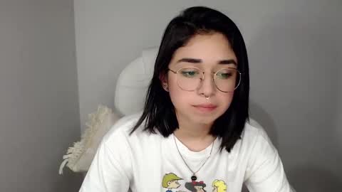 Snapshot of misha__sweet__27 chatting on 01/17/25, 03:45 misha online show from 01/17/25, 03:45