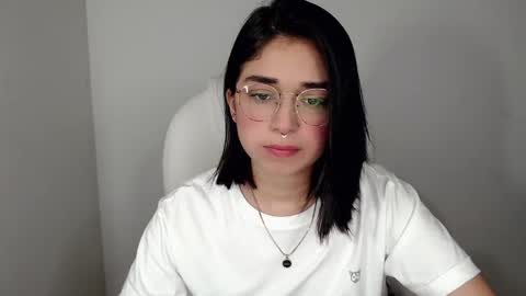 Snapshot of misha__sweet__27 chatting on 01/24/25, 03:32 misha online show from 01/24/25, 03:32