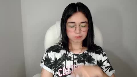 Snapshot of misha__sweet__27 chatting on 01/27/25, 01:26 misha online show from 01/27/25, 01:26