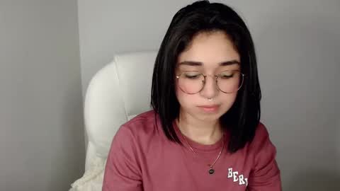 Snapshot of misha__sweet__27 chatting on 02/02/25, 07:52 misha online show from 02/02/25, 07:52