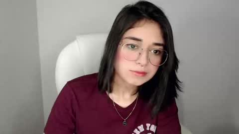 Snapshot of misha__sweet__27 chatting on 02/04/25, 05:10 misha online show from 02/04/25, 05:10