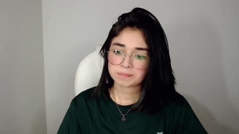 Snapshot of misha__sweet__27 chatting on 02/06/25, 08:29 misha online show from 02/06/25, 08:29