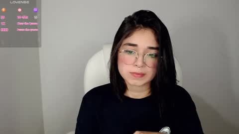 Snapshot of misha__sweet__27 chatting on 02/08/25, 07:04 misha online show from 02/08/25, 07:04