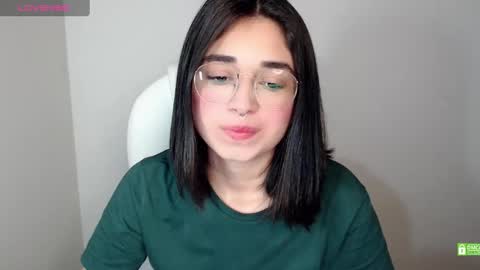 Snapshot of misha__sweet__27 chatting on 02/14/25, 06:45 misha online show from 02/14/25, 06:45