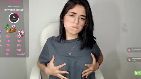 Snapshot of misha__sweet__27 chatting on 02/16/25, 08:43 misha online show from 02/16/25, 08:43