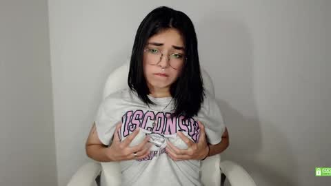 Snapshot of misha__sweet__27 chatting on 02/18/25, 05:42 misha online show from 02/18/25, 05:42