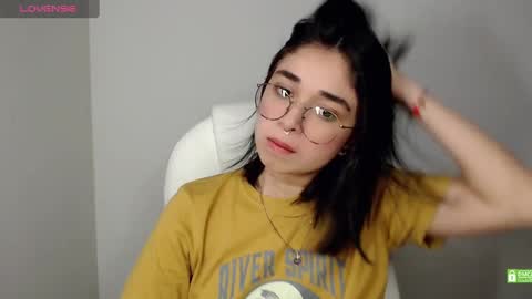 Snapshot of misha__sweet__27 chatting on 02/20/25, 07:34 misha online show from 02/20/25, 07:34