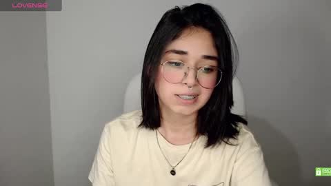 Snapshot of misha__sweet__27 chatting on 02/21/25, 09:24 misha online show from 02/21/25, 09:24