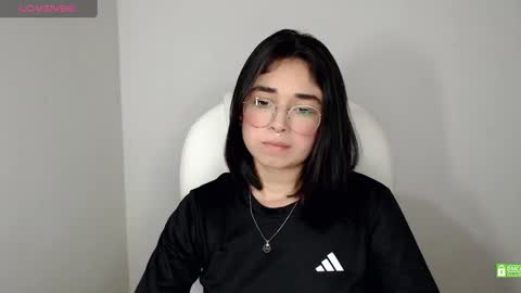 Snapshot of misha__sweet__27 chatting on 02/28/25, 01:03 misha online show from 02/28/25, 01:03