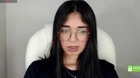 Snapshot of misha__sweet__27 chatting on 10/14/25, 04:35 misha online show from 10/14/25, 04:35