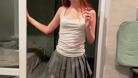 Molly online show from 10/17/25, 05:59