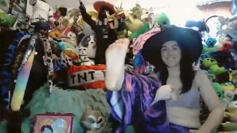Snapshot of mishkawolfcatbbbygirl chatting on 02/20/25, 04:03 mishkababygirl online show from 02/20/25, 04:03