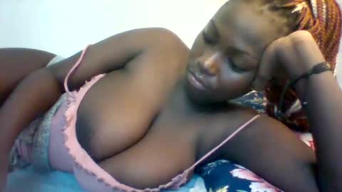 Snapshot of miss440_sunday chatting on 10/17/25, 03:03 miss440 online show from 10/17/25, 03:03