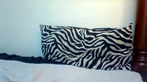 Snapshot of miss440_sunday chatting on 11/08/25, 04:18 miss440 online show from 11/08/25, 04:18