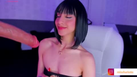 Snapshot of miss__charlotte_ chatting on 02/12/25, 07:55 Charlotte online show from 02/12/25, 07:55
