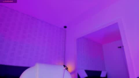 Snapshot of miss__charlotte_ chatting on 03/06/25, 04:08 Charlotte online show from 03/06/25, 04:08