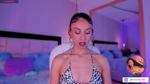 Snapshot of miss__charlotte_ chatting on 09/10/25, 04:23 Charlotte online show from 09/10/25, 04:23