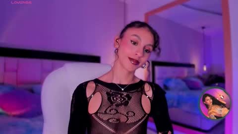 Snapshot of miss__charlotte_ chatting on 09/17/25, 04:36 Charlotte online show from 09/17/25, 04:36