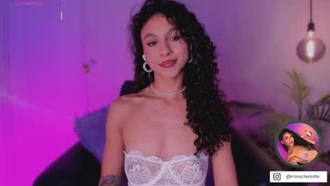 Snapshot of miss__charlotte_ chatting on 10/04/25, 03:59 Charlotte online show from 10/04/25, 03:59
