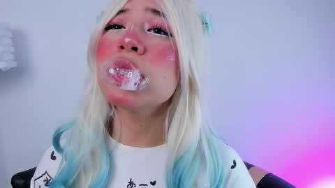 Daphne online show from 10/08/25, 02:42