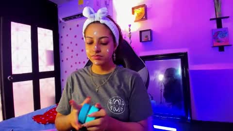 Snapshot of miss_akemi chatting on 10/12/25, 02:05 Akemi 3 online show from 10/12/25, 02:05