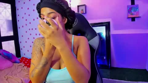 Snapshot of miss_akemi chatting on 10/24/25, 01:18 Akemi 3 online show from 10/24/25, 01:18