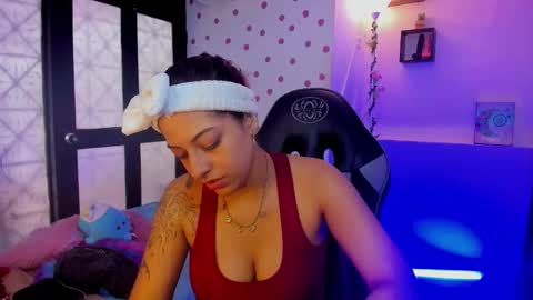 Snapshot of miss_akemi chatting on 11/13/25, 01:10 Akemi 3 online show from 11/13/25, 01:10