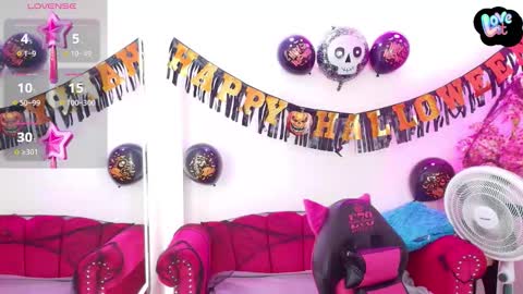 Melanie online show from 10/31/25, 11:55