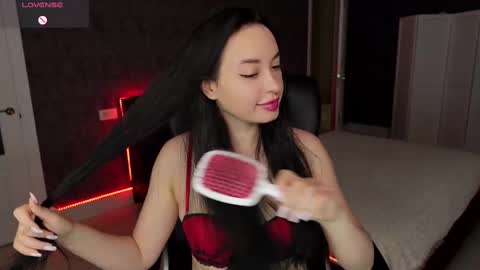 Snapshot of miss_elias chatting on 03/10/25, 04:35 Elia online show from 03/10/25, 04:35