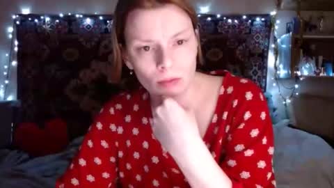 Snapshot of miss_elistia_ chatting on 12/26/24, 01:21 Elis online show from 12/26/24, 01:21