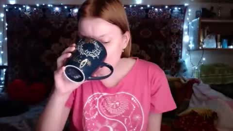 Snapshot of miss_elistia_ chatting on 02/19/25, 03:27 Elis online show from 02/19/25, 03:27