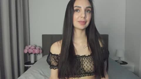 Snapshot of miss_emilyy chatting on 02/08/25, 06:44 Emily online show from 02/08/25, 06:44