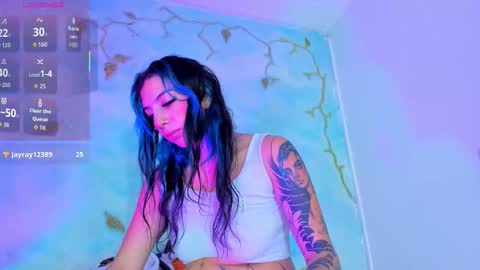 miss_evans_ online show from 10/10/25, 06:01