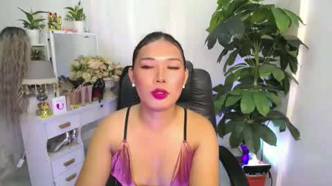 miss_fhakarat online show from 10/19/25, 05:57