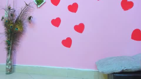 Snapshot of miss_flora chatting on 02/16/25, 11:05 Monica Patricia online show from 02/16/25, 11:05