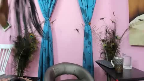 Snapshot of miss_flora chatting on 10/01/25, 10:32 Monica Patricia online show from 10/01/25, 10:32