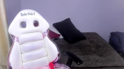 miss_foxxy_ online show from 11/12/25, 09:10