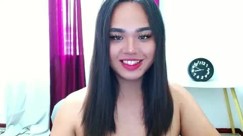 Snapshot of miss_fucos chatting on 09/22/25, 10:01 Lara online show from 09/22/25, 10:01